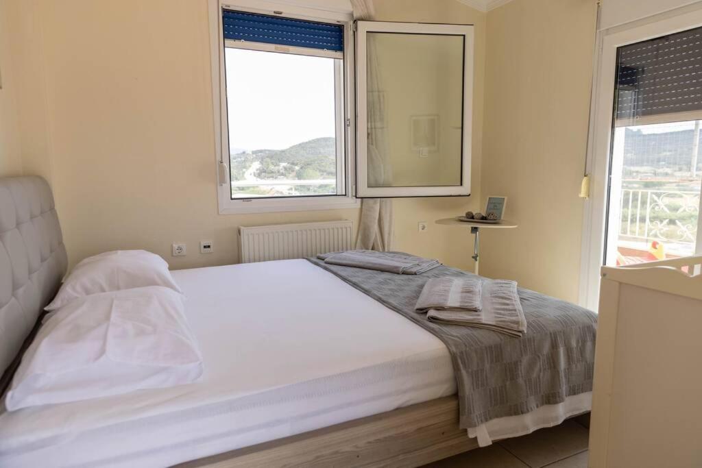 Port View House-Comfy Family Apartment-Panoramic View Néa Péramos Екстериор снимка